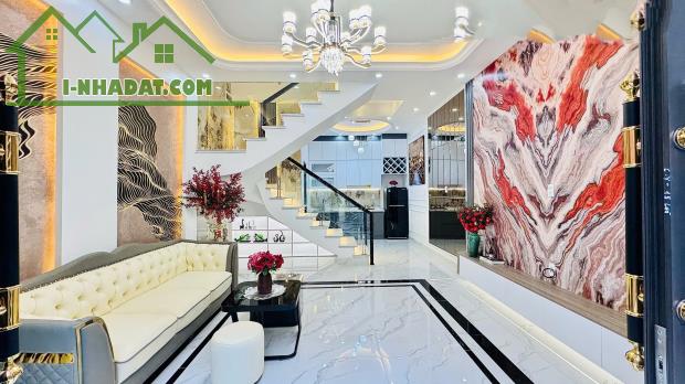 Bán nhà 3 tầng siêu đẹp phố Hai Bà Trưng - 1