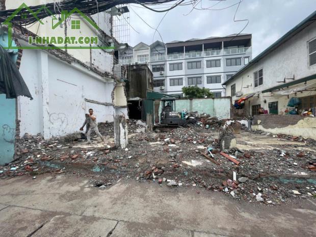 Bán đất dương văn bé 119M ô tô vào đất 1 nhà ra phố hai bà trưng