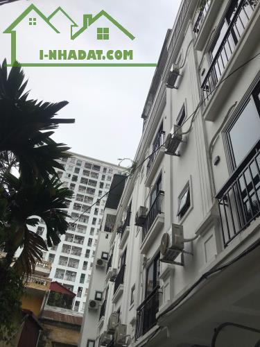 Lạc Long Quân 32m2 x Mặt tiền 6M - Nhà gần mặt phố. Trước nhà thoáng sáng.