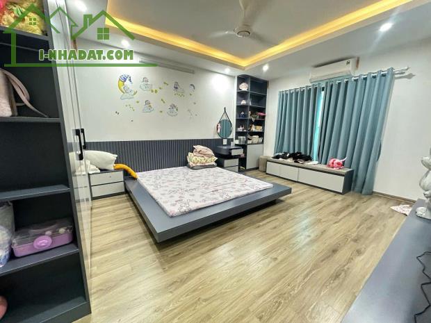 Lạc Long Quân 32m2 x Mặt tiền 6M - Nhà gần mặt phố. Trước nhà thoáng sáng. - 2