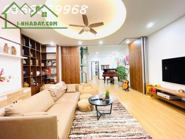BÁN TÒA NHÀ LÔ GÓC PHỐ THÁI HÀ - 138M² x 6 TẦNG THANG MÁY - GARA Ô TÔ - KD SẦM UẤT - GIÁ