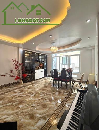 BÁN NHÀ LÔ GÓC 3 MẶT THOÁNG PHỐ VĨNH PHÚC - 72M2- 4 TẦNG - 4.8M MẶT TIỀN - 17.5 TỶ - VIP ! - 1