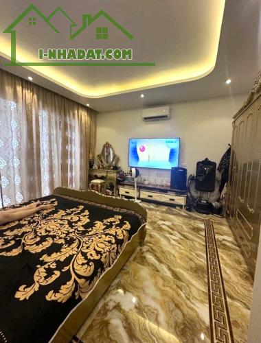 BÁN NHÀ LÔ GÓC 3 MẶT THOÁNG PHỐ VĨNH PHÚC - 72M2- 4 TẦNG - 4.8M MẶT TIỀN - 17.5 TỶ - VIP ! - 2