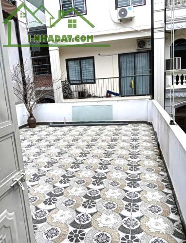 BÁN NHÀ LÔ GÓC 3 MẶT THOÁNG PHỐ VĨNH PHÚC - 72M2- 4 TẦNG - 4.8M MẶT TIỀN - 17.5 TỶ - VIP ! - 3