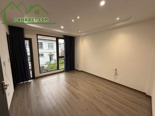 Bán nhà Gia Thụy Long Biên, Hà Nội. DT: 46m2, 6 tầng thang máy, giá hơn 8 tỷ.