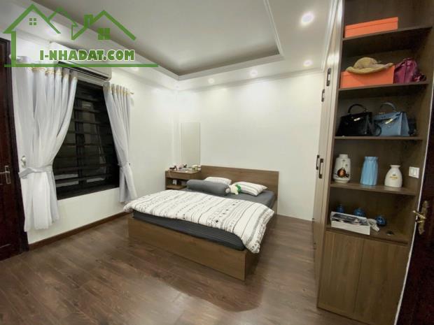 Nhà 5 tầng, có thể ở luôn. 36m- Miêu Nha, Tây Mỗ, Nam Từ Liêm.