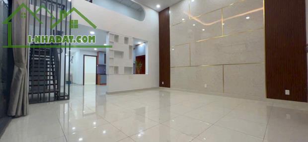 Nhà đường Tú Sương Ngay Coop Mart Ngã tư Thủ Đức, P.Hiệp Phú, dt 122m2 giá 6,2 tỷ - 3