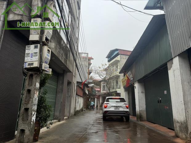 .
Giá chỉ 2,1 tỷ VND cho diện tích 72m2, pháp lý đầy đủ.
Mặt tiền rộng 4m, cực kỳ phù hợp - 2