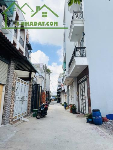 Bán đất Hương Lộ 2 gần  BV Bình Tân hẻm 5m thông 58m2 khu vực xây 4Tầng  Nhỉnh 3 tỷ