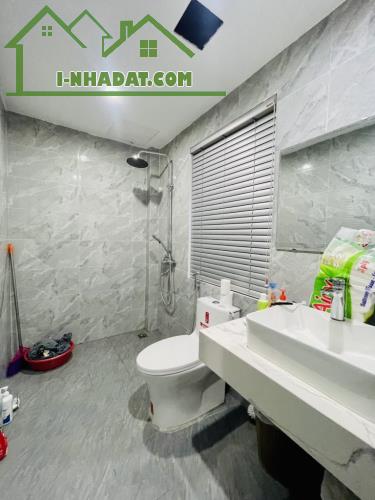 Bán 🏠 Thạch Bàn Long Biên 46 m2 , 5 tầng ( có TM ) . Bán 10,5 tỉ - 2