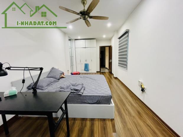 Bán 🏠 Thạch Bàn Long Biên 46 m2 , 5 tầng ( có TM ) . Bán 10,5 tỉ - 3
