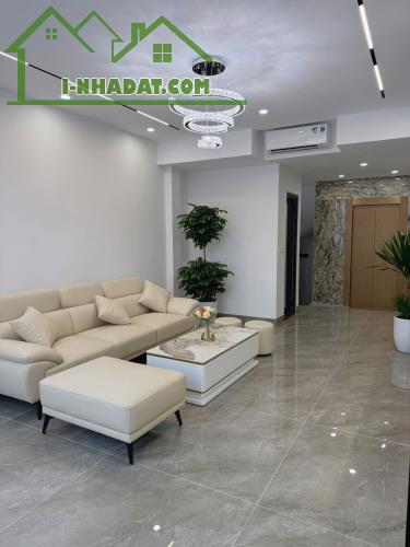 BÁN NHÀ NGỌC THUỴ,LB43M2 ,7 TẦNG THANG MÁY, MT 4,XE 7 CHỖ NGỦ TRONG NHÀ, FULL NỘI THẤT. - 1