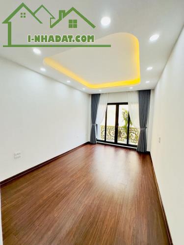 Nhà mặt phố xây mới Dương Văn Bé, Hai Bà Trưng. DT 68m2 x6T thang máy, 1 mặt ngõ oto - 5
