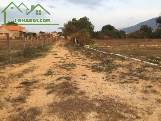 bán tổng lô đất Ninh An- Nam vân Phong- dt 1436m2 (200m thổ) Đang chia thành 3 lô giá từ