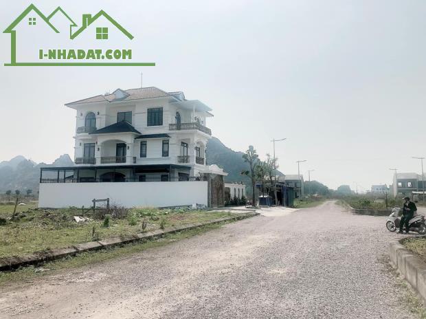Cần bán đất LK4 KĐT Núi Long  Hướng  Đông Nam– Đường 10.5m, tiện ích đầy đủ, pháp lý minh