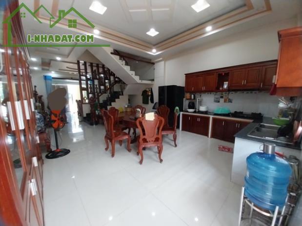 NHÀ PHỐ NGUYỄN VĂN KHỐI – GÒ VẤP – HẺM XE HƠI – 3 TẦNG – CHỈ 7.99 TỶ – GẦN CÔNG AN QUẬN - 2