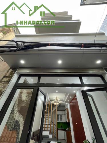 Bán gấp nhà  đẹp ngõ thông gần phố -35mx4T Bùi Xương trạch- ở cho thuê 6.65 tỷ  0962159705