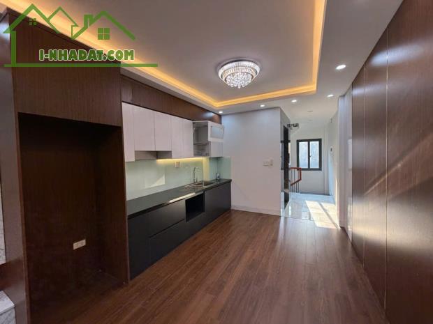 MỘT CĂN DUY NHẤT - HÀNG XÓM KĐT VIỆT HƯNG - 45M2 - 5 TẦNG - THANG MÁY - FULL NỘI THẤT - Ô - 2