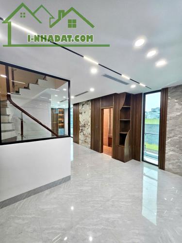 Bán nhà, văn phòng 5T lô góc,đường ô tô Ngọc Thuỵ DT65m .19,8 tỷ - 2
