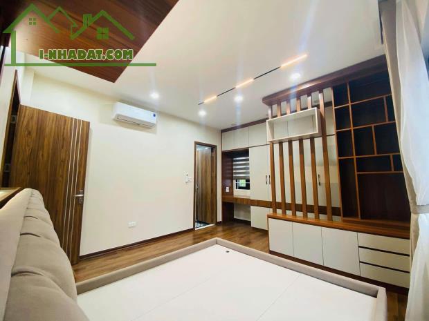 CẦN BÁN GẤP !!! MẶT PHỐ CỰ LỘC - 40m x 6 TẦNG THANG MÁY - LÔ GÓC GIÁ HƠN 13 TỶ - 2