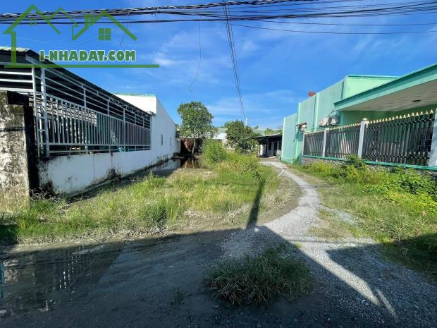 BÁN LÔ ĐẤT 1/ ĐƯỜNG NGUYỄN THỊ THỌ, THỊ TRẤN ĐỨC HOÀ DT 256M2 GIÁ 1TY7 SHR - 2