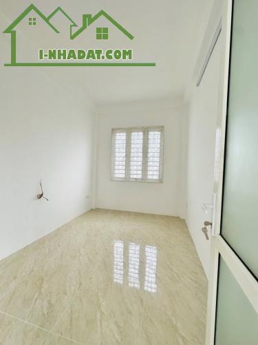 Bán nhà mặt phố Quỳnh Lôi - gần bv Thanh Nhàn , vỉa hè siêu rộng , dt 45M giá 4.75 tỷ - 2