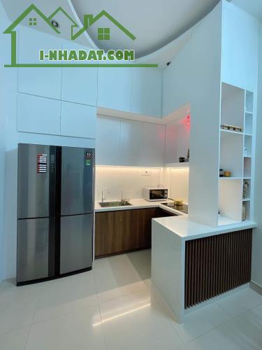 HƠN 8 TỶ NHÀ PHÚ NHUẬN - XE HƠI ĐỖ CỬA - SÁT MẶT TIỀN - 48M2 3 TẦNG SÂN THƯỢNG RẤT ĐẸP - 2