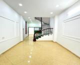 Hoàng Mai- Đền Lừ- Nhà đẹp- Ô tô đỗ cổng- Sân rộng thoáng- Gần hồ- 45m2- Nhỉnh 7 tỷ