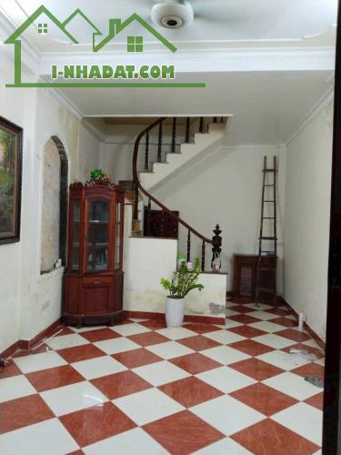 Bán nhà Phố Lạc Trung  31 m-5 tầng -6 tỷ ( có thương lượng)  + Thiết kế 5 tầng - Tầng 1: Đ