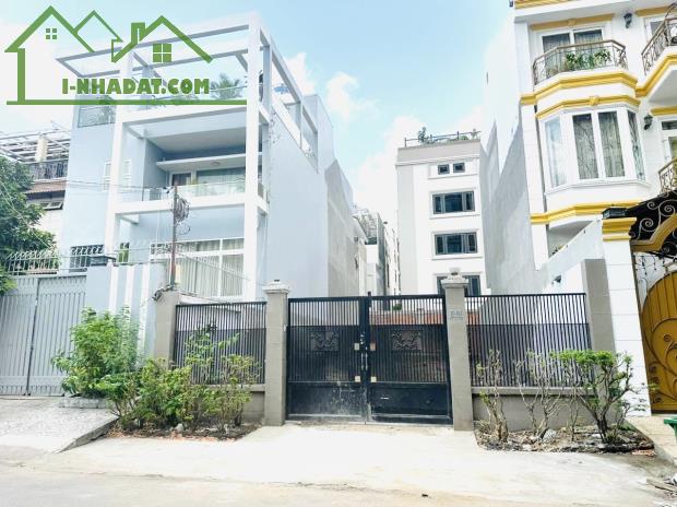 Bán Đất Biệt Thự 200m2(8mx25m) Khu 215 Nguyễn Văn Hưởng,Thảo Điền,Q2-Giá 58 Tỷ TL