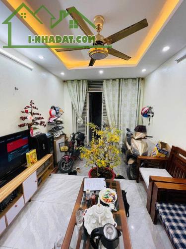 Bán nhà Hồ Tùng Mậu, 33m2 x 5 tầng, Chủ tặng lại toàn bộ nội thất nhập khẩu Cao cấp