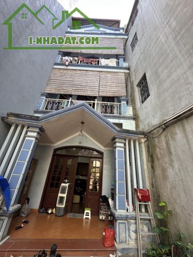 BÁN NHÀ TRUNG TÂM NGÃ TƯ SỞ – 100M² – 4 TẦNG – 4 NGỦ – SÂN RỘNG – 17.4 TỶ.