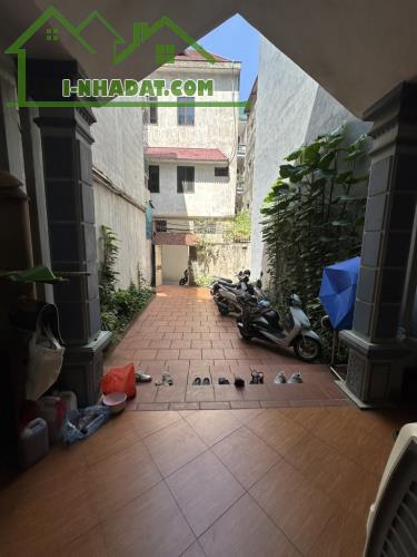 BÁN NHÀ TRUNG TÂM NGÃ TƯ SỞ – 100M² – 4 TẦNG – 4 NGỦ – SÂN RỘNG – 17.4 TỶ. - 4