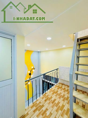 BÁN NHÀ MỚI ĐẸP 100% - ĐƯỜNG HUỲNH THIỆN LỘC, QUẬN TÂN PHÚ - 2
