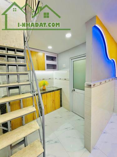BÁN NHÀ MỚI ĐẸP 100% - ĐƯỜNG HUỲNH THIỆN LỘC, QUẬN TÂN PHÚ - 4