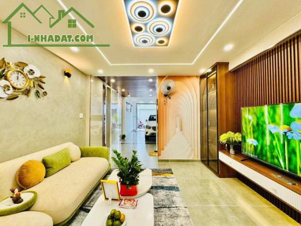 Bán nhà hẻm 6m đường Phạm Văn Chiêu, P.9, 4 x 15, 5 lầu, có thang máy  giá 9.8 tỷ tl - 2