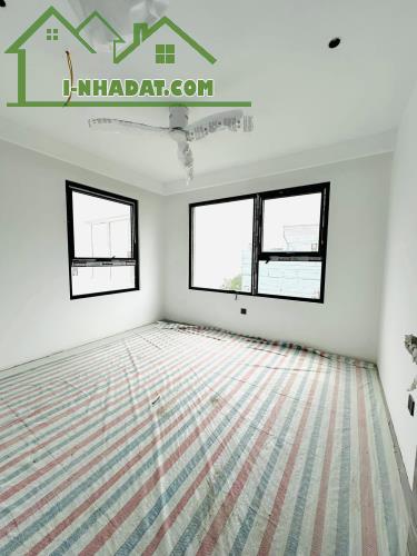 Bán Nhà Mặt Phố Quận Tây Hồ , 200m2 , 6 Tầng , Mặt tiền 8,5m , Gía chỉ 200 Tỷ - 4