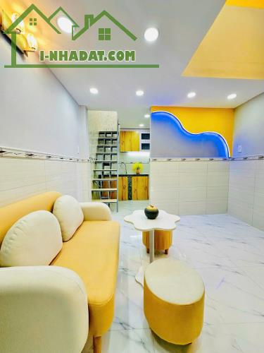 BÁN NHÀ MỚI ĐẸP 100% - ĐƯỜNG HUỲNH THIỆN LỘC, QUẬN TÂN PHÚ - 1