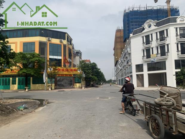 Bán căn 94,5m Shophouse Sông Hồng ngay gần phố Cửu Việt, đường 13m kinh doanh cực tốt