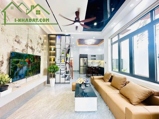 Cần bán nhà lô góc siêu thoáng 100m2- Full nội thất- Dọn vào ở ngay- chỉ 3,x tỷ - 3