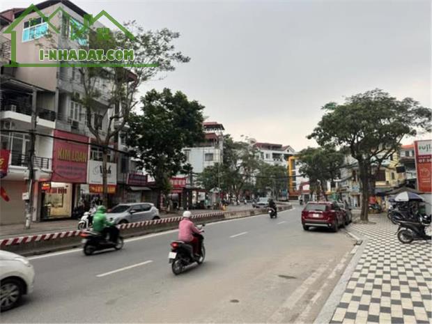 Bán nhà mặt phố Lạc Long Quân, Quận Tây Hồ, 150m2, Mặt tiền hơn 7m, giá chỉ 88 tỷ