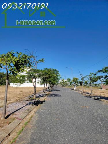 BÁN GẤP-Lô Góc Hàng Cực Hiếm Mà Giá CỰC CỰC tốt đường Phòng Châu và đường 13m - KĐT Ven - 3