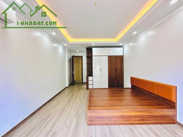 NGÕ 68 CẦU GIẤY , THANG MÁY DT 38m2 6 tầng mặt tiền 4m Giá 12.2 tỷ - 3