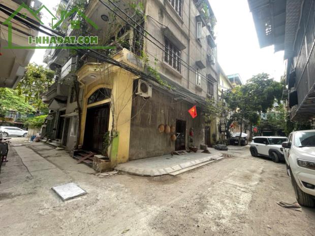 BÁN NHÀ LÔ GÓC 3 THOÁNG 15 TỶ 47m 4 TẦNG MT 10m VỈA HÈ Ô TÔ TRÁNH HOÀNG SÂM CẦU GIẤY