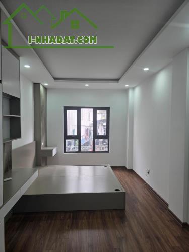 Bán nhà Hoàng Cầu 6 tầng mới tinh, lô góc nội thất sang trọng gần Hồ Hoàng Cầu, DT: 30m2, - 2