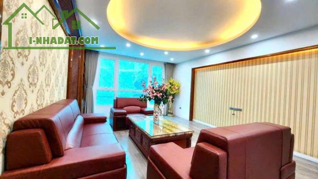 Bán nhà Hàng Bông, 33m2, 6 tầng, mặt tiền 8m, 18.8 tỷ, ngõ rộng, phù hợp làm homestay,