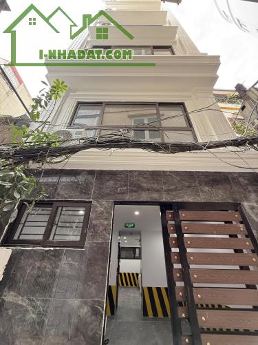 SIÊU PHẨM CCMN, Ô TÔ ĐỖ CỬA, 2 THOÁNG,10M RA PHỐ, DOANH THU 90TR/T, KHU VỰC VIP ĐỐNG ĐA. - 1