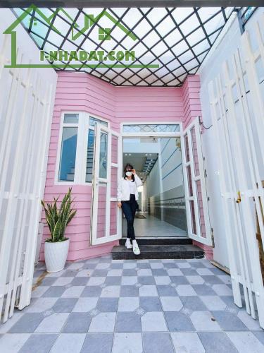 Nhà 8 triệu 2 phòng ngủ gần Vincom Hùng Vương