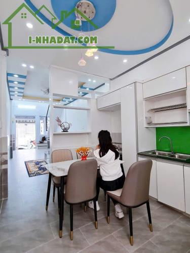 Nhà 8 triệu 2 phòng ngủ gần Vincom Hùng Vương - 2