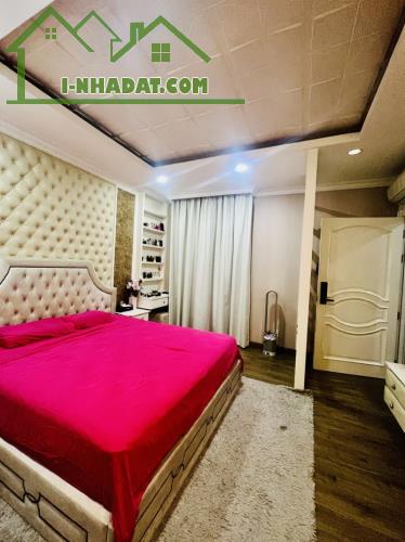 Bán Biệt Thự Mini 159 m2, 3 tầng, đường N10, P. Phú Hữu, Q.9, 159m², giá 23 tỷ - 3
